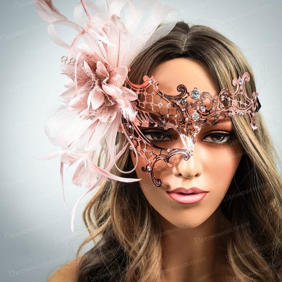Rose gold masquerade mask blush pink feathers - Picture 4 of 4